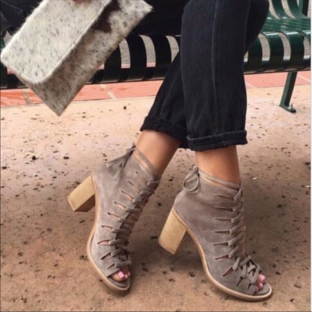 Jeffrey Campbell Corwin Booties size 8